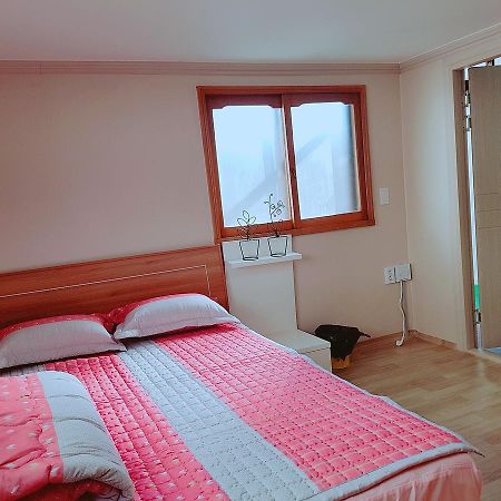 Honey House Hotell Busan Exteriör bild