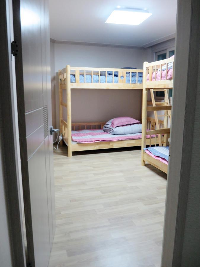 Honey House Hotell Busan Exteriör bild