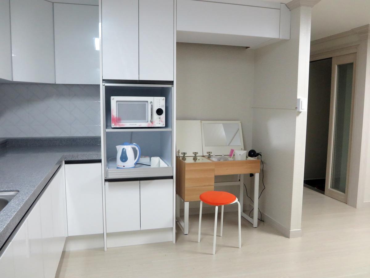 Honey House Hotell Busan Exteriör bild